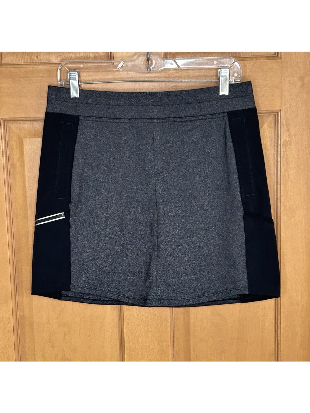 Title Nine Athletic Skirt Size M Gray and Black Pockets Athleisure Stretch